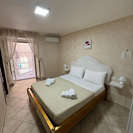 Vittoria's Near Maradona Mural Daire Napoli